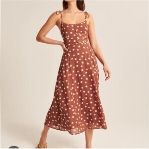NWOT Abercrombie & Fitch, Size Small, Brown & White Polka Dot flowy midi dress